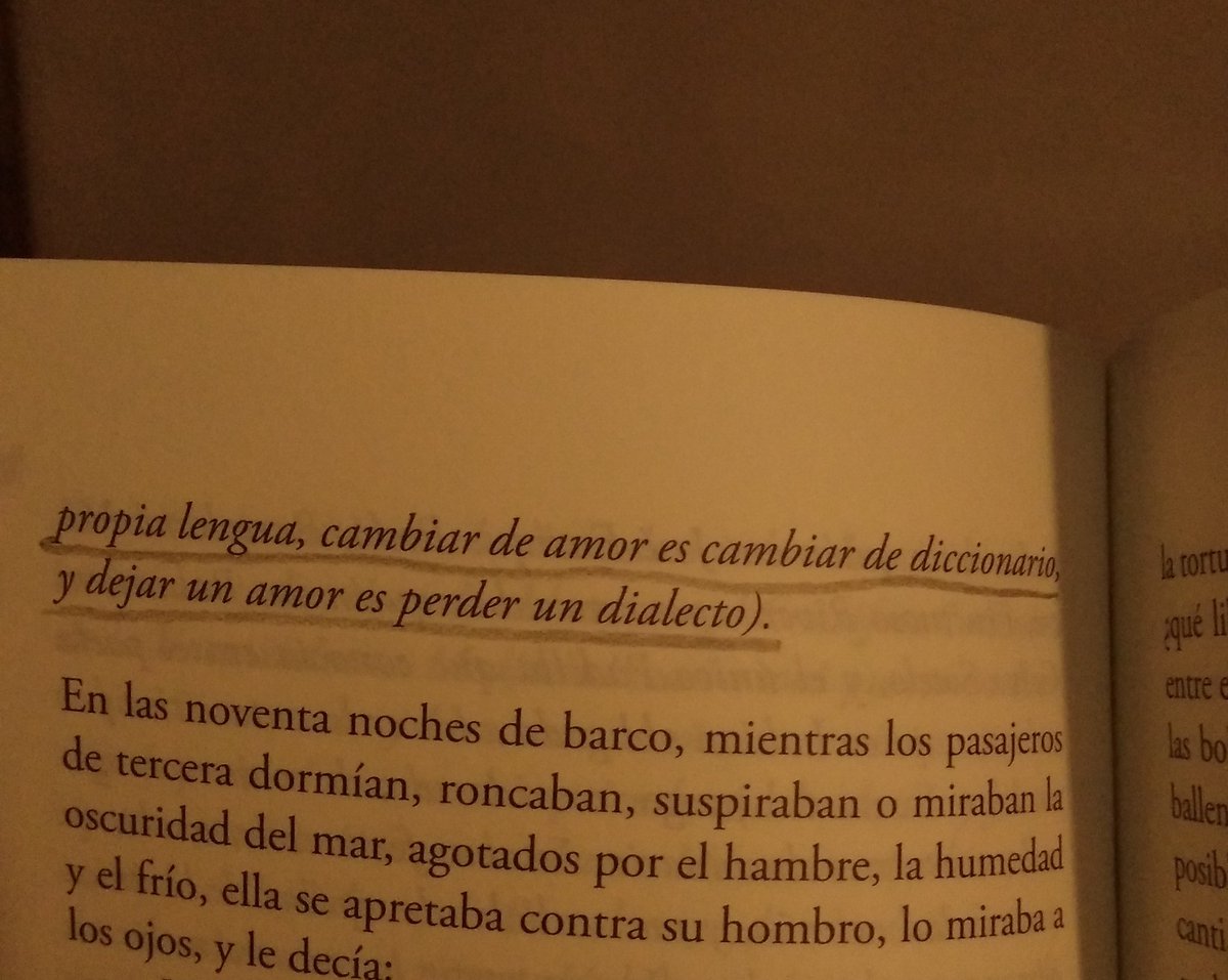 Hace dos días leí este relato de Cristina Peri Rossi dónde habla de su exilio:

 “Comprendí que el exilio no era solo cambiar de espacio, el exilio era separarse de la persona amada”