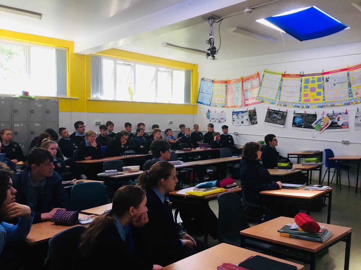 BairbreFlood's tweet photo. Great to show students in Rosscarbery local school ‘Full Day In Zaatari Camp’ by Mohammad Balbisi and chat to them about the creativity &amp; talent of young Syrian people in Zaatari camp 🔥 I met Mohammad while in Jordan as part of a new podcast series coming soon #IAmNotYourRefugee https://t.co/gb9lkERoCx