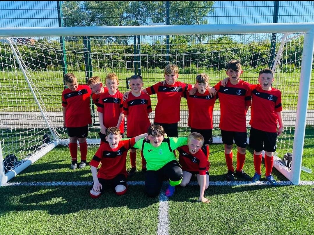 LeasowePrimary's tweet photo. Well done to both teams for a brilliant match this afternoon. Great result for Leasowe Primary with a 5-1 win. Thanks @NewBrightonPS!

Both teams played with great team spirit ❤

#loveleasoweprimary
#theskyisthelimit https://t.co/JTKRkZ9lvF