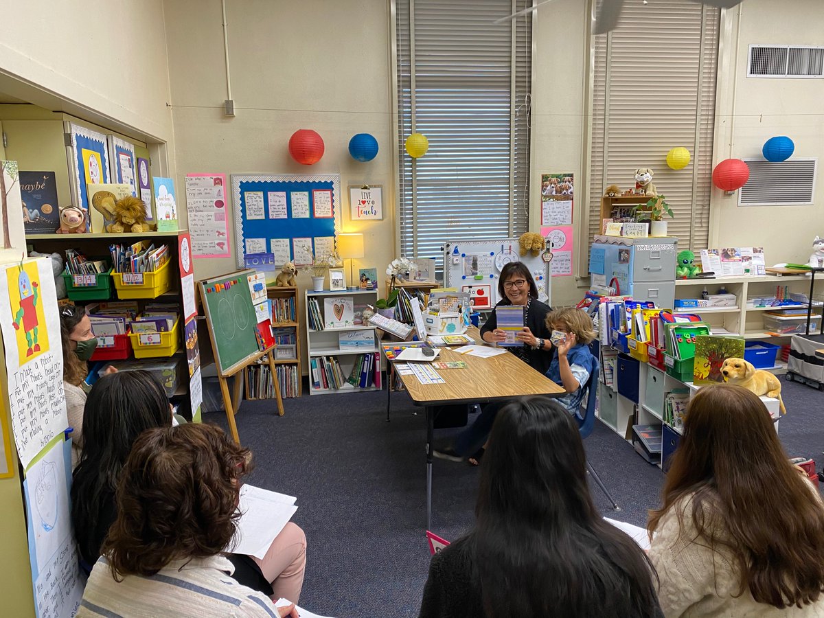 KathyBrownRR's tweet photo. Reading Recovery teachers learning from each other. Observation, reflection and discussion helps us all refine our literacy teaching. #whittierelementary #RRworks #togetherwearebetter #proudtobelbusd #provepossible #RRCNA 📚📓🍎 https://t.co/fMyMpqARnq