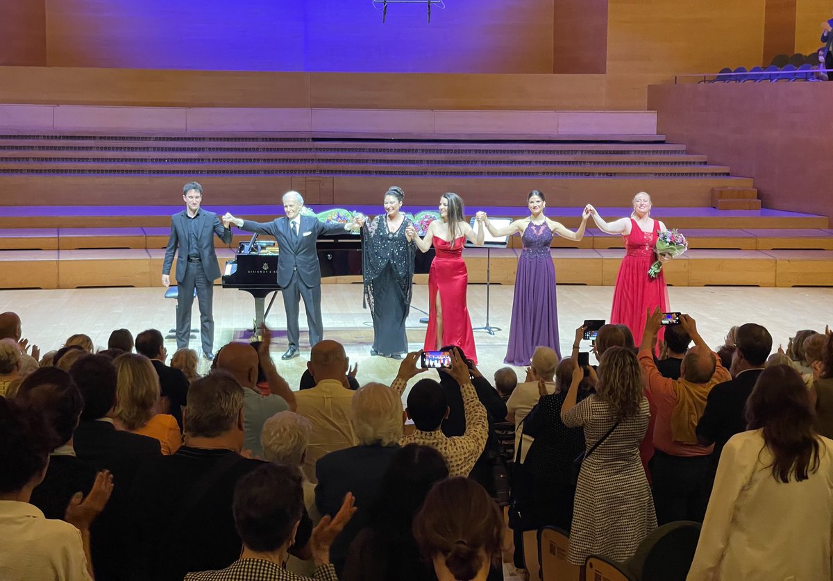 Jordi Maddaleno (@jordimadd) on Twitter photo .#Escenarios recital <a href="/FundacioCaballe/">Fundació Montserrat Caballe</a> en <a href="/auditoribcn/">L'Auditori</a>. Retorno de #JosepCarreras cantado en #Barcelona. Grans veus femenines:S.#Hernández, <a href="/serena_saenz/">Serena Sáenz</a>, M.#Martí &intensa <a href="/RuthLorenzo/">R U T H</a>. Gran feina <a href="/JosepBuforn/">Josep Buforn</a> #piano. RIP per #Vangelis ahir al programa #Likeadream <a href="/LaVanguardia/">La Vanguardia</a> .#Escenarios recital <a href="/FundacioCaballe/">Fundació Montserrat Caballe</a> en <a href="/auditoribcn/">L'Auditori</a>. Retorno de #JosepCarreras cantado en #Barcelona. Grans veus femenines:S.#Hernández, <a href="/serena_saenz/">Serena Sáenz</a>, M.#Martí &intensa <a href="/RuthLorenzo/">R U T H</a>. Gran feina <a href="/JosepBuforn/">Josep Buforn</a> #piano. RIP per #Vangelis ahir al programa #Likeadream <a href="/LaVanguardia/">La Vanguardia</a>