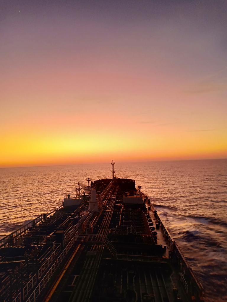 U can't find mornings like this everywhere...#seafarerlife #nature #PicOfTheDay #sea #sunrisephotography