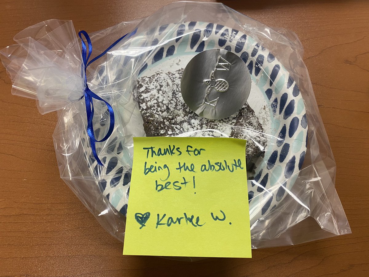 Gabriela_D128's tweet photo. This made my day! Beyond thankful for my students and their kindness! I miss them already. 💕 https://t.co/7OHQDlViXd