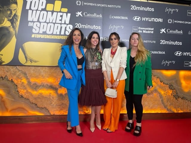 BiancaKovacs1's tweet photo. "Top Women in Sports".
Hoy he conocido a muchísimas mujeres deportistas gracias a #elheraldodearagon
@Jesusbarcelo @RobertoIsasi 👏👏👏♥️ https://t.co/tpn9UhfQ1a