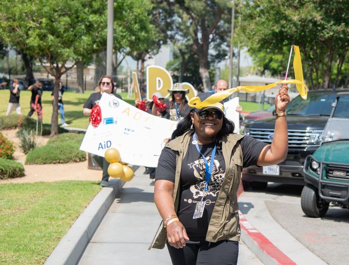 valomalinda's tweet photo. Over 300 Veterans, VA staff & volunteers celebrated healthy living & raised awareness for homeless #Veterans at VA Loma Linda's #VA2K. Attendees enjoyed live music by Veteran peer support groups & learned about VA programs #teamvalomalinda #LiveWholeHealth #EndVeteranHomelessness https://t.co/Wx8IZ3LlJH