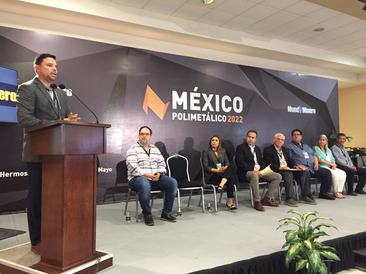 ClusterDeSonora's tweet photo. “La mejor proveeduría minera de México está en Hermosillo y hay que promoverla. La industria minera en conjunto con su cadena de valor aporta el 22% del PIB del Estado”: @LeonardoTaylorP, Director Gral de Minería @EconomiaSonora
#MéxicoPolimetálico2022 https://t.co/53t1gw9op5