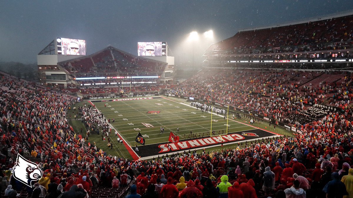 ashton_woods7's tweet photo. Thankful to my coaches and teammates for helping me earn and offer from @LouisvilleFB 
@CoachDNic @WaltonRecruits @Mansell247 @ChadSimmons_ https://t.co/uZ1JFVEsRy