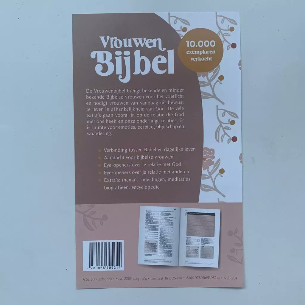 Nieuwe druk van de Vrouwenbijbel! Na 6 jaar ook in een ander jasje. Als hoofdredacteur had ik destijds niet zo ver gedacht. Dus ben je nog niet één van de 10.000 blijde bezitters, dan kun je weer terecht in de boekhandel. <a href="/RoyalJongbloed/">Royal Jongbloed Publishing</a> #vrouwenbijbel