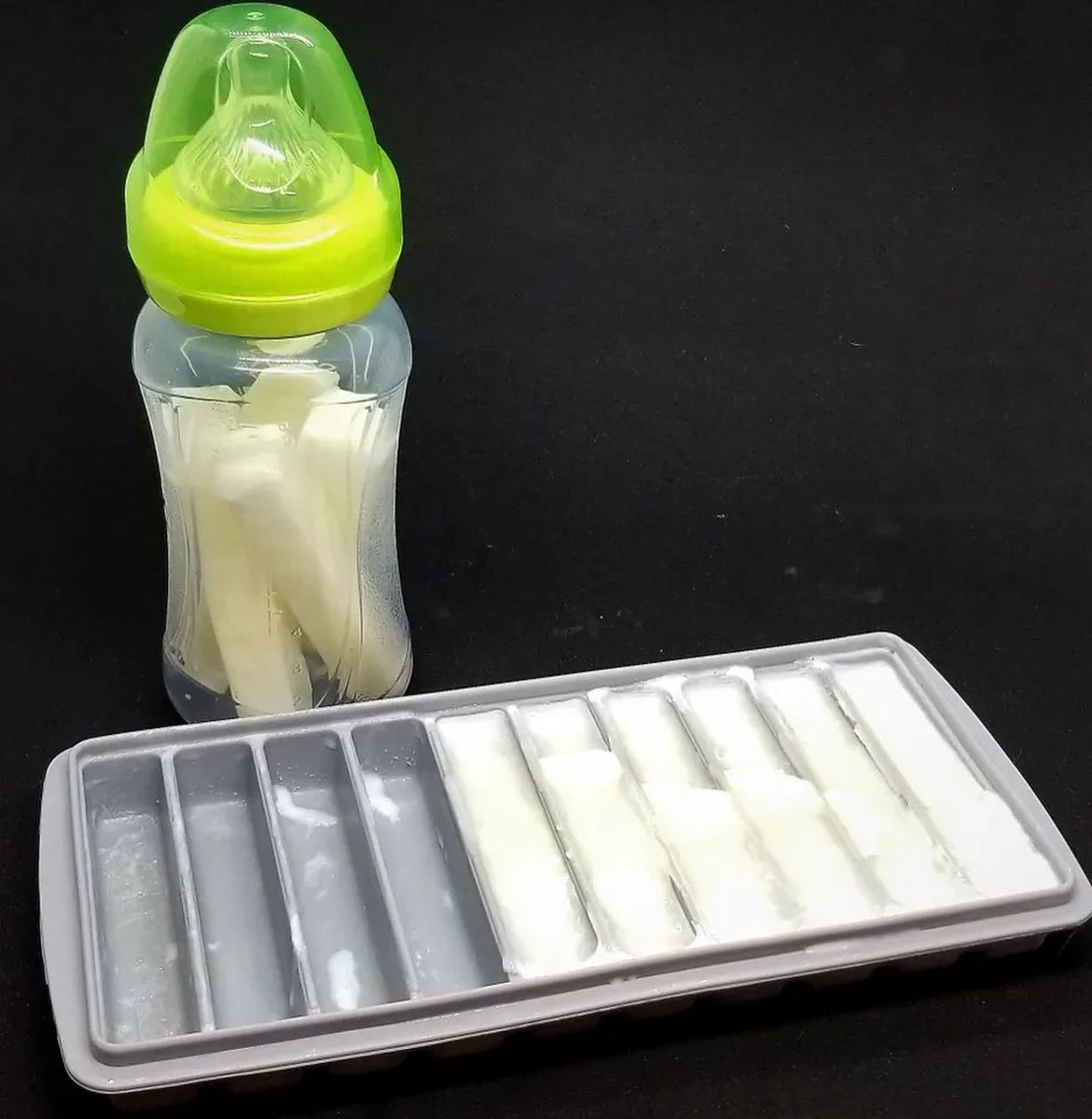-2 Silicone trays with leak resistant lids (Reusable for the win).
- Thaw the exact amount of milk your baby needs, and less milk waste.
- Dishwasher safe (This is really a winner for me).
- No single use plastic bags

$23.95 ❤️

#reddeerlocalbusiness #babystore #shoplocalreddeer