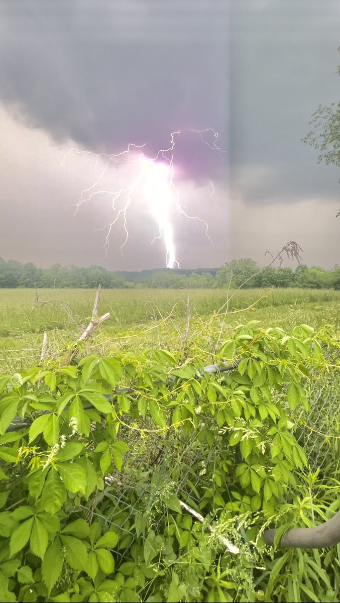 CoachPaugh's tweet image. Taken in London Ky Near Bush Elementary. Storms rolling through 5/19/22 @WYMT @LEX18News @WKYT