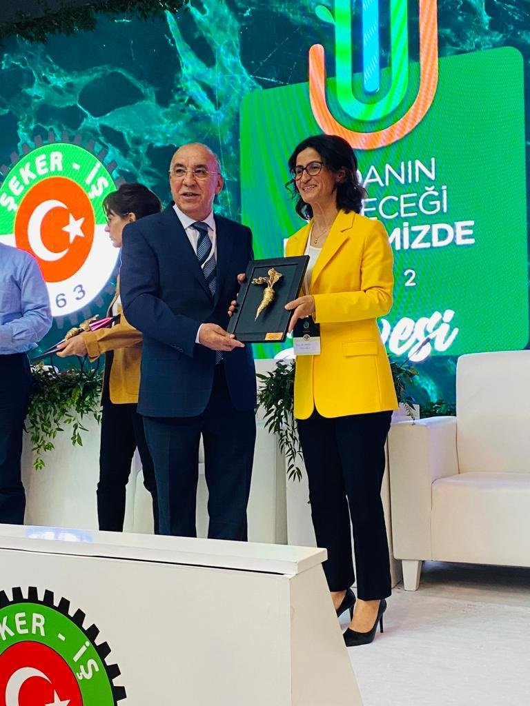 duzceuniversite's tweet photo. #DAGEM Müdürü Doç. Dr. Meral Kekeçoğlu “Gıdanın Geleceği Ellerimizde” Zirvesine Katıldı #Arıcılık
Ayrıntılar: https://t.co/37zlYP6Rak https://t.co/bl22WPXw4p