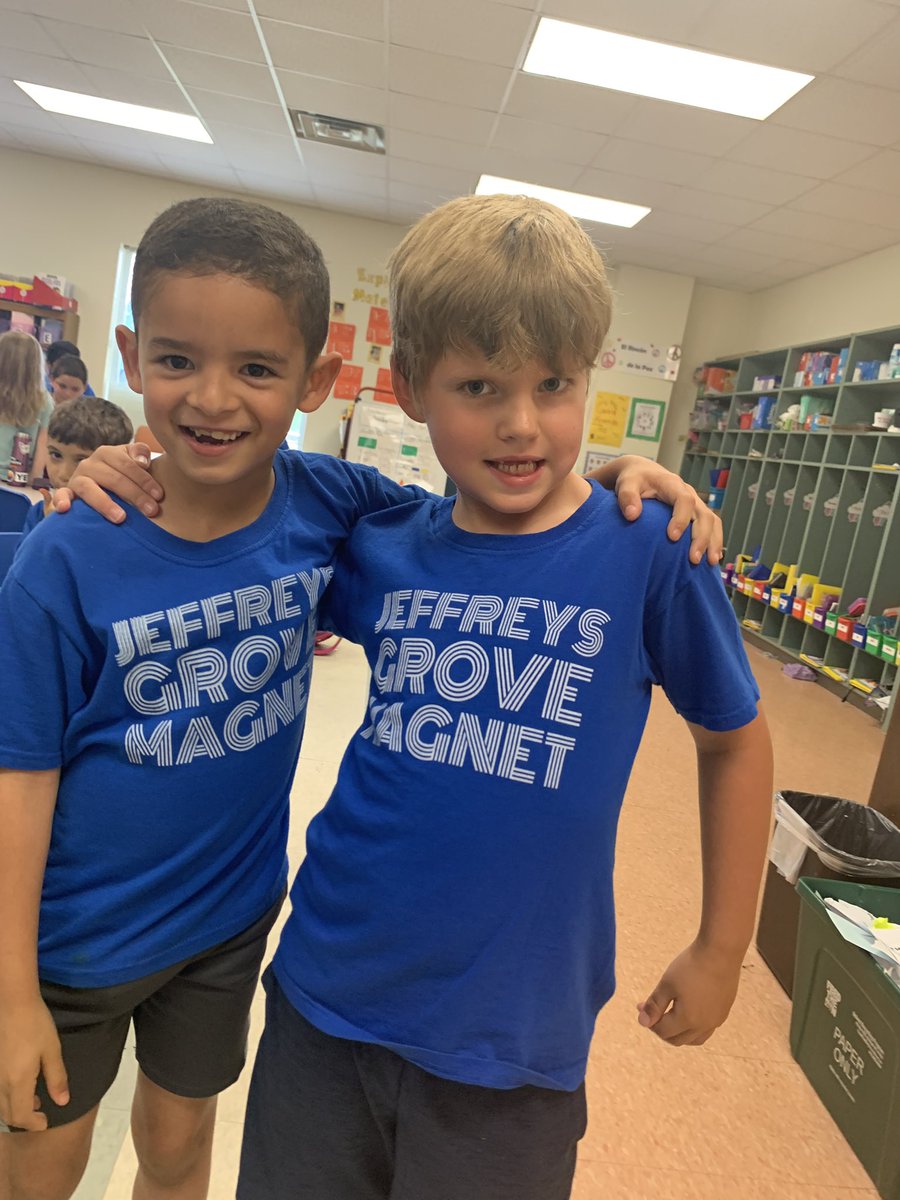 Srta_Torres22's tweet photo. Here are some of our twins and triplets  in our class for our #EOGSpiritweek @JeffreysGroveES and the 1st grade team quintuplets 💪🏼💪🏼 (missing @adquirosCR) @jgmespta @ParticipateLrng https://t.co/ofoieLsMjn