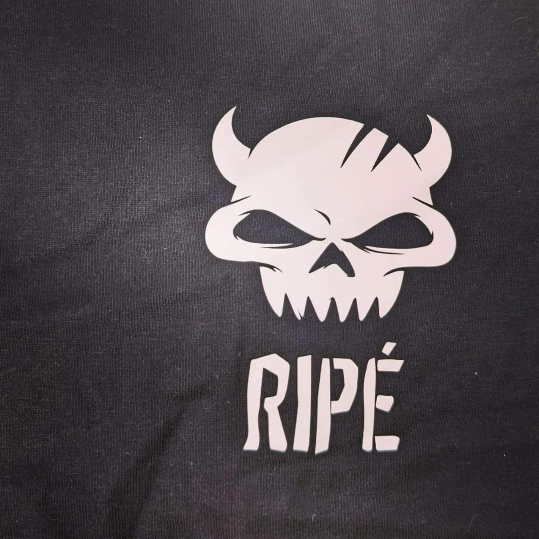 Re-stock de merch en quantité TRÈS limitée sur @BandpromoCA bandpromo.ca/product-catego…