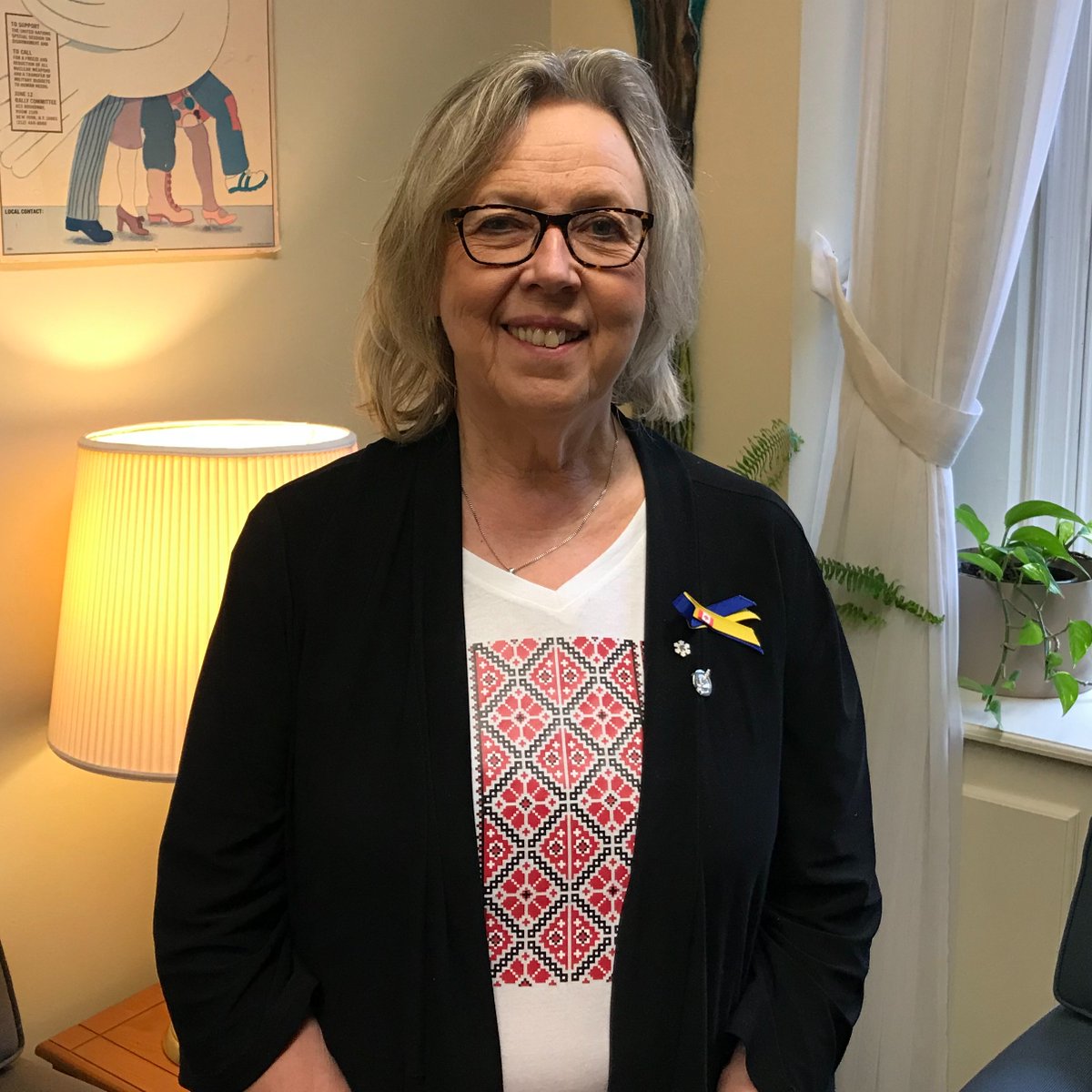 ElizabethMay's tweet photo. Wearing my Vyshyvanka in support of Ukraine today!
Thank you Judy Sgro for the beautiful shirt!
#VyshyvankaCanada2022 #Peace @GPC https://t.co/9W7NhlXiGf