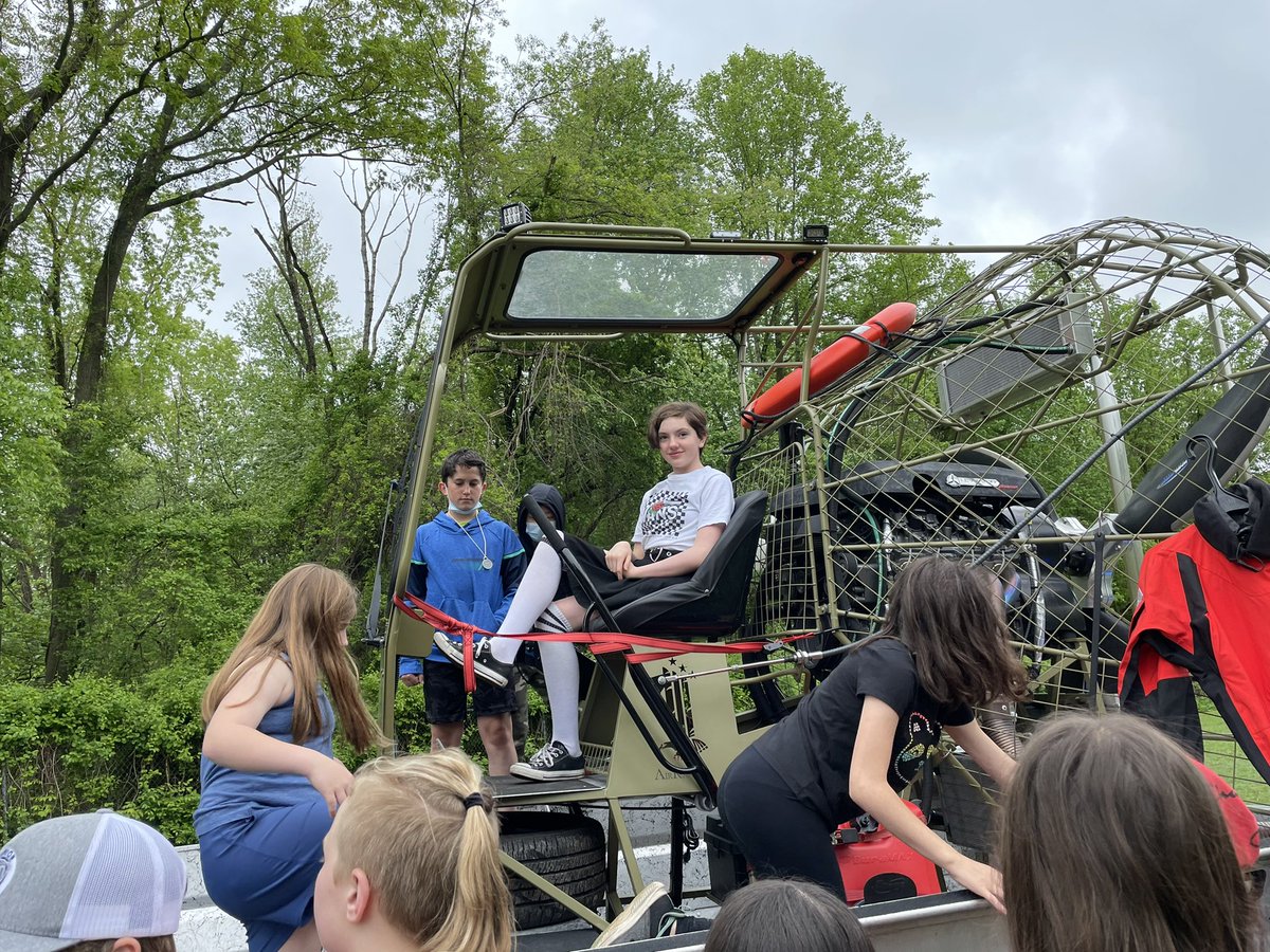 Thanks to the CT State Police and Officer Lynch for bringing in police boats and dogs for DARE!