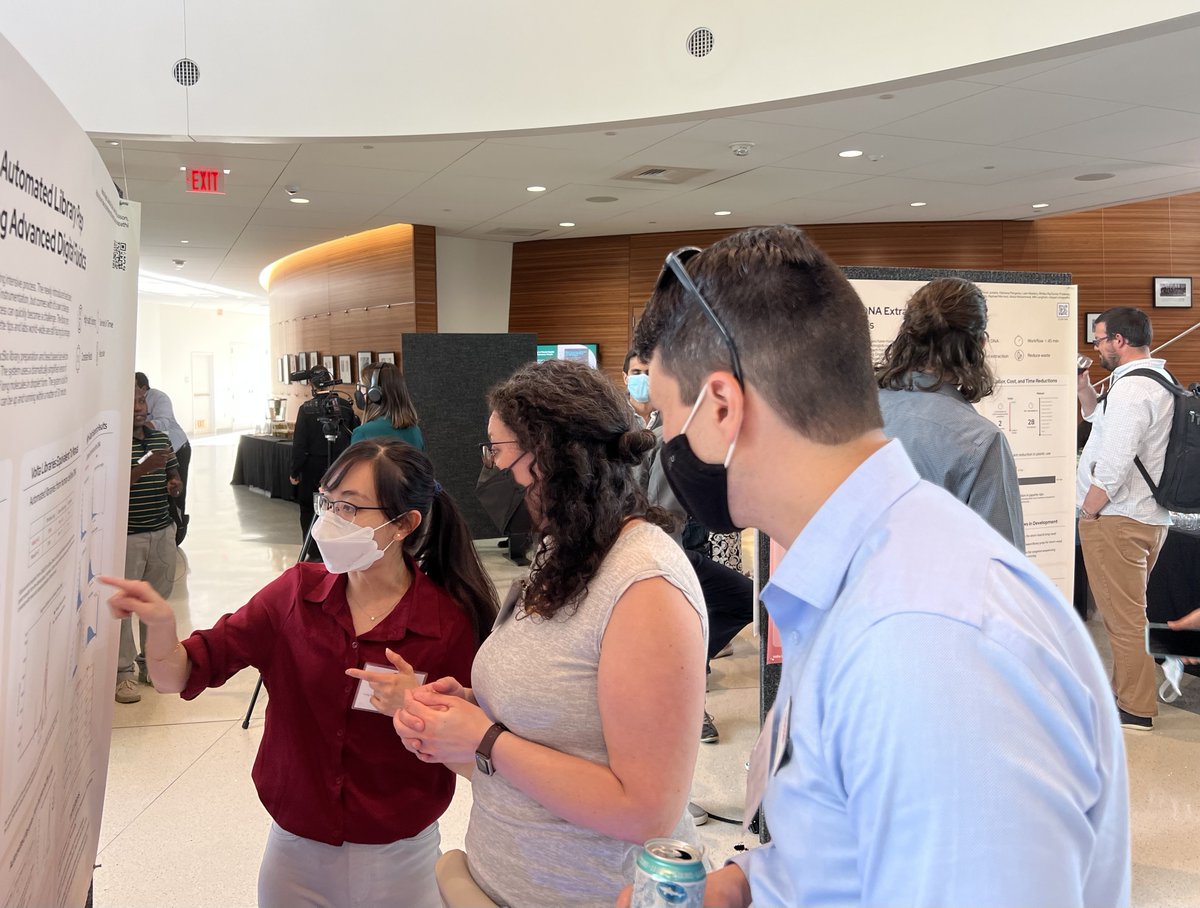 voltalabsinc's tweet photo. The team presents Digital Fluidics application data to streamline the front-end. #jaxlongreads  #fluidics #labonachip @jacksonlab https://t.co/buwb4heJzX