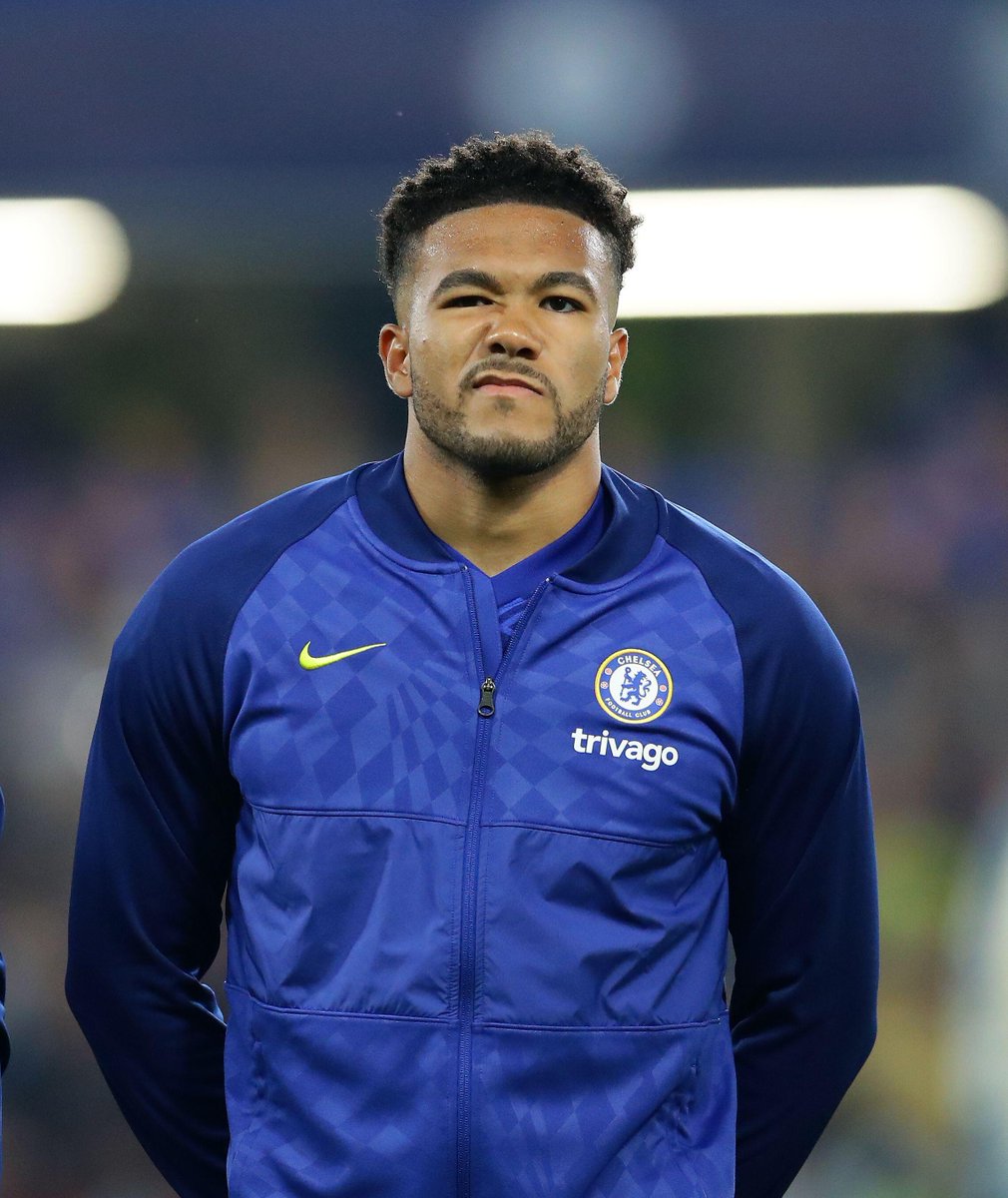 Squawka's tweet image. Most goals + assists by defenders in the Premier League this season: 

◎ 14 - Trent Alexander-Arnold
◉ 13 - Reece James
◎ 12 - Andy Robertson 

RJ in a Liverpool sandwich. 🥪