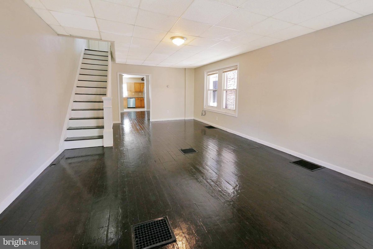 HarnerGroup's tweet image. New Listing Price: $175,000
236 OAK ST, Pottstown, PA 19464 is a fantastic property with 5 bedrooms and 1.5 bathrooms.See more here: jamesharnergrouprealty.com/d8r0xf3l