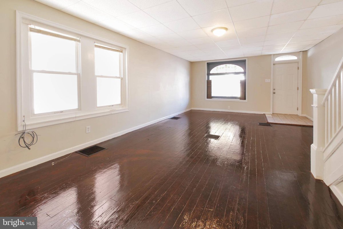 HarnerGroup's tweet image. New Listing Price: $175,000
236 OAK ST, Pottstown, PA 19464 is a fantastic property with 5 bedrooms and 1.5 bathrooms.See more here: jamesharnergrouprealty.com/d8r0xf3l