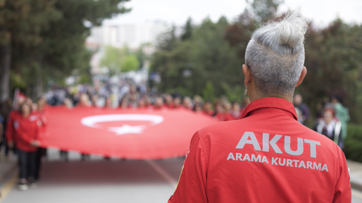 AKUT Arama Kurtarma Derneği Yönetim Kurulu ve Ankara Ekibi gönüllüleri, 19 Mayıs Atatürk’ü Anma, Gençlik ve Spor Bayramı’nı kutlamak ve Ata’mıza bir kere daha minnet ve şükranlarını sunmak üzere Anıtkabir’i ziyaret ederek, Ata’mızın huzurunda saygı duruşunda bulundu. #19Mayıs