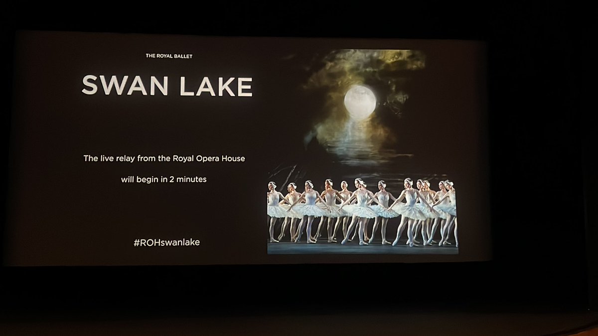 Utterly mesmerising. By far the best performance I’ve ever seen #ROHswanlake live <a href="/Macrobert/">Macrobert Arts Centre</a> 🩰 🦢🙌
