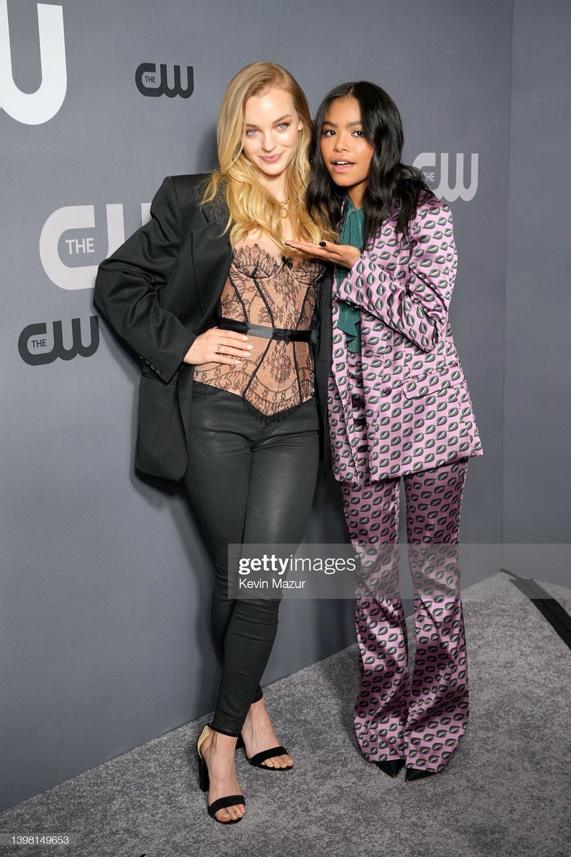 🦇 #GothamKnights' Olivia Rose Keegan & Navia Robinson at #UpFronts2022!