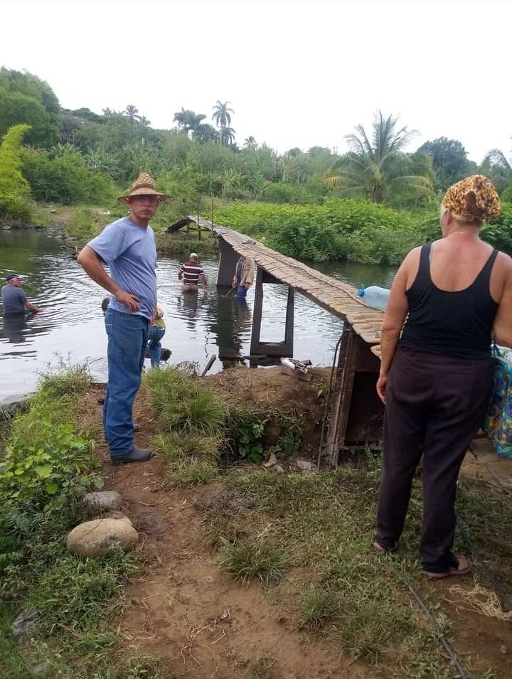 Otro planteamiento de la población solucionado. Que emoción, ya está listo el puente de Antón Sánchez, en Bartolomé Masó. Reconocimiento a la brigada de la UEB Central Azucarero. #vamospormas