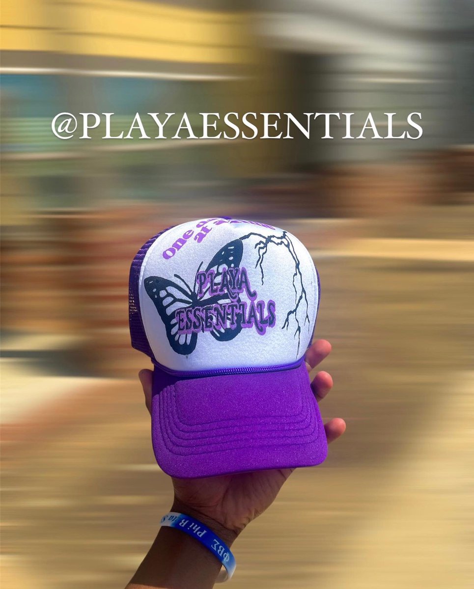 Playa Essentials 🏁 tweet media