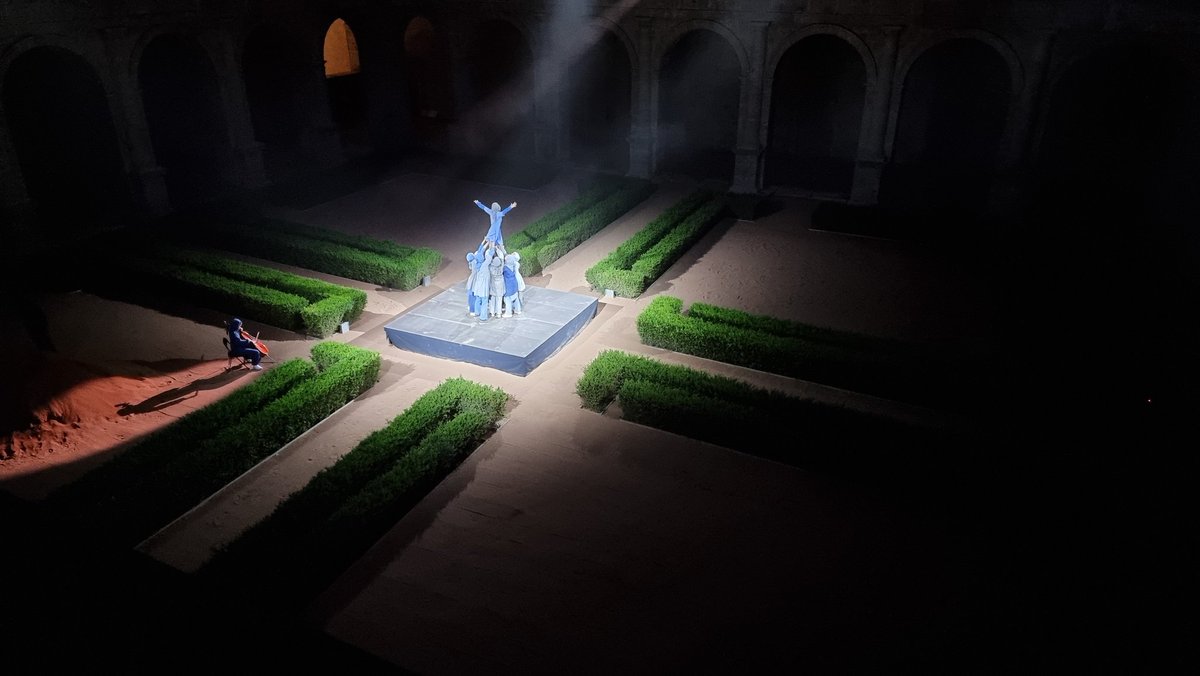 Kabul, dansa a la Biblioteca San Miquel del Reis.Un crit per la dona afgana amb direcció de Rosángeles Valls.