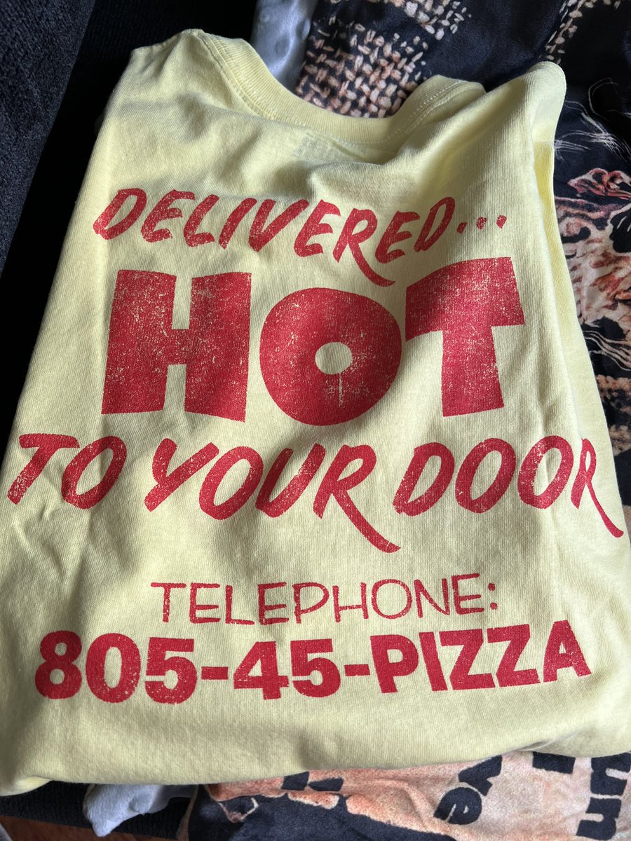 FurmansForce's tweet image. Another fantastic #StrangerThings4 #StrangerThingsMerch courtesy of @HotTopic has arrived!
#StrangerThings #SurferBoyPizza