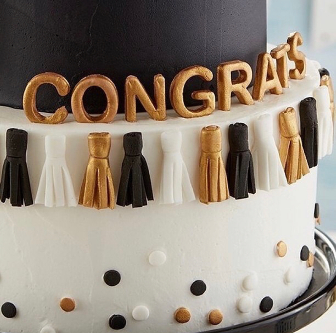 CocktailSquad's tweet photo. Cheers to all you Grads 👊 
📸 via @bakarto_cake_decorating

#cocktailsquad #cannedcocktail #cannedcocktails #spirits #rtd #drinksofinstagram #startengine #sharktank #crowdfunding #investnow #madeincolorado #colorado #coloradoproud #coloradolocal #femalefounded #entrepren https://t.co/jMIQ9RSKwW