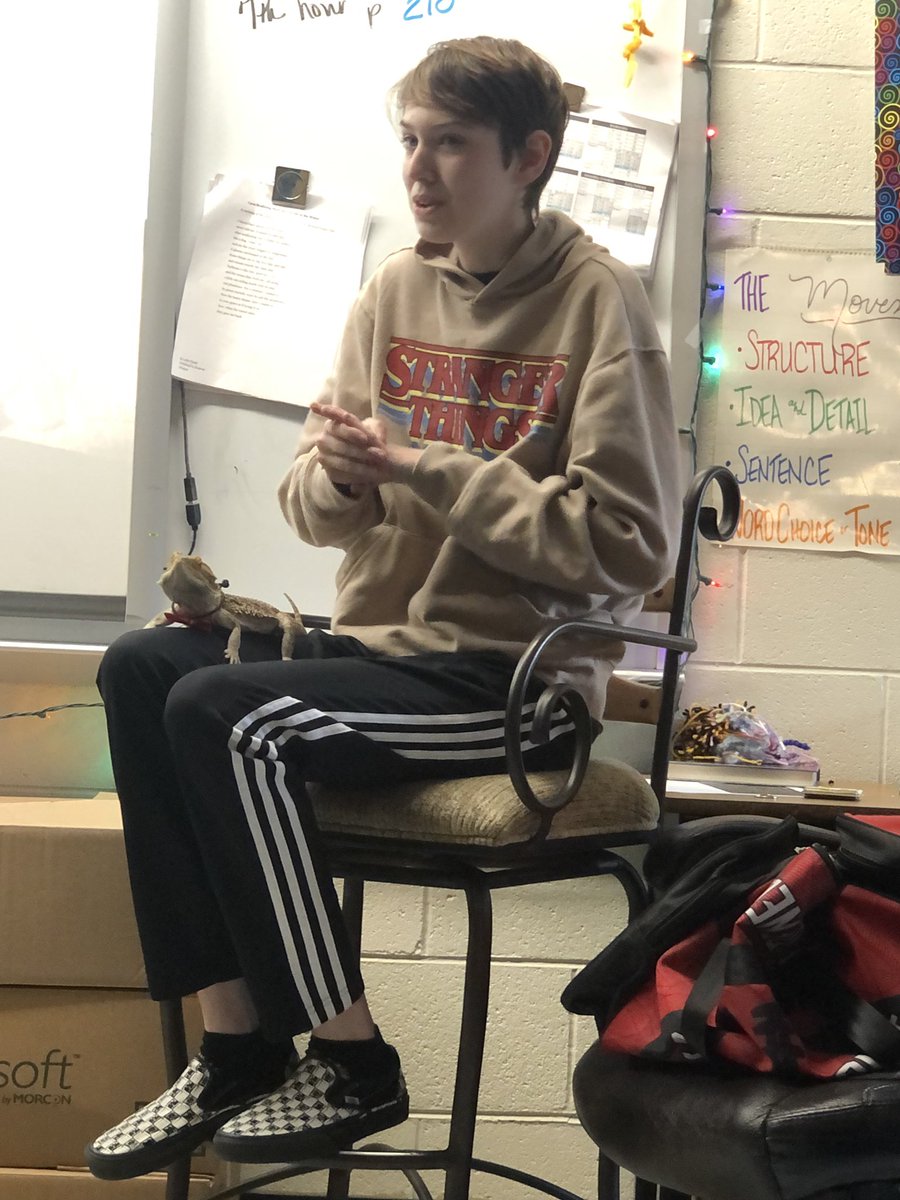 Lindsay Thompson tweet media
