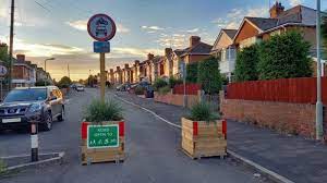 There's still time to respond to the consultation about the Chard Road modal filter - but be quick! If you've found that the traffic reduction there has helped your journey, why not give your views? You don't have to be a resident to respond. forms.office.com/Pages/Response…