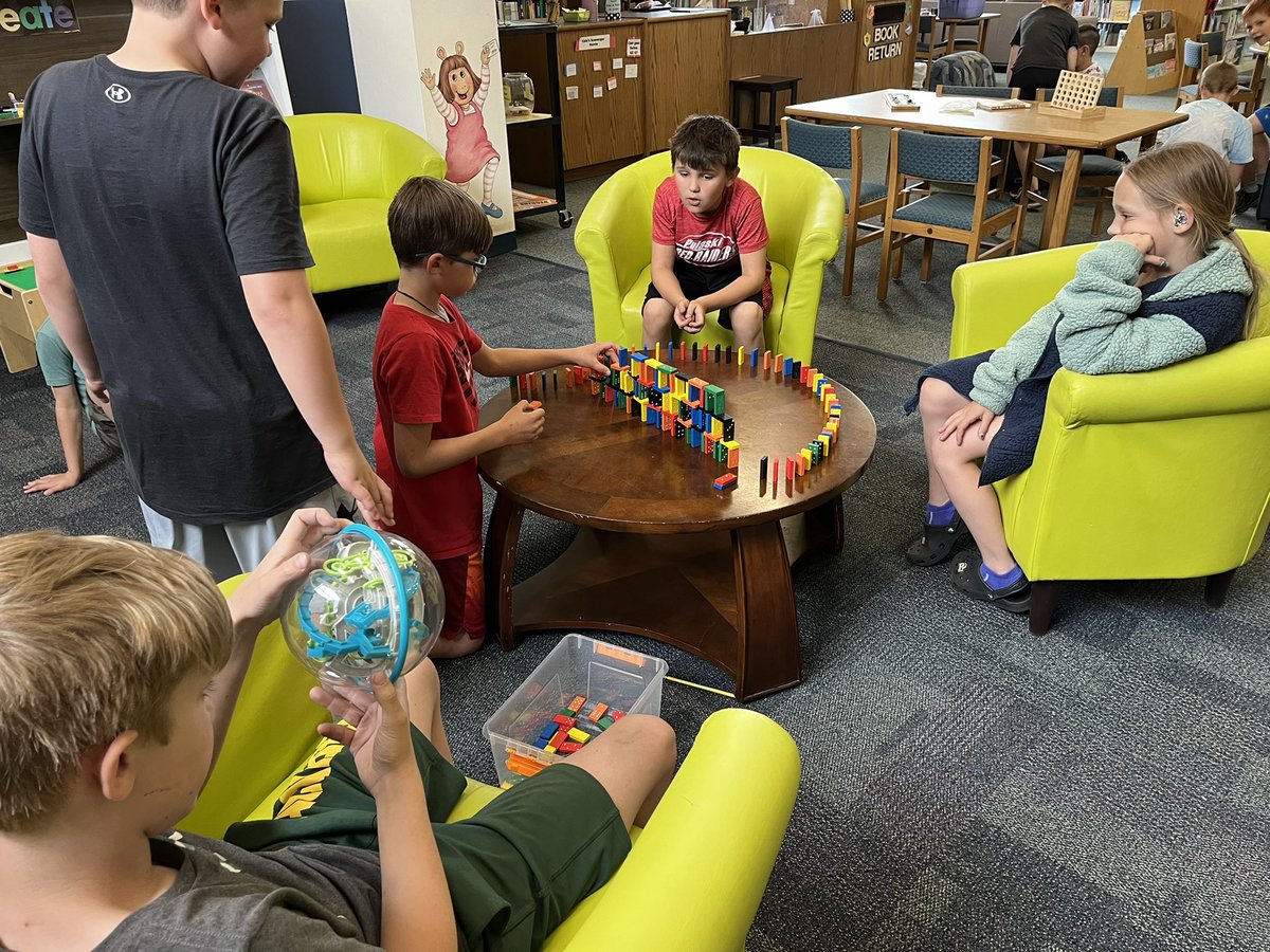 MsLindahl4's tweet photo. Library day with Listle @PCSD_LN #RaiderStrong https://t.co/cuvfLd5WRp