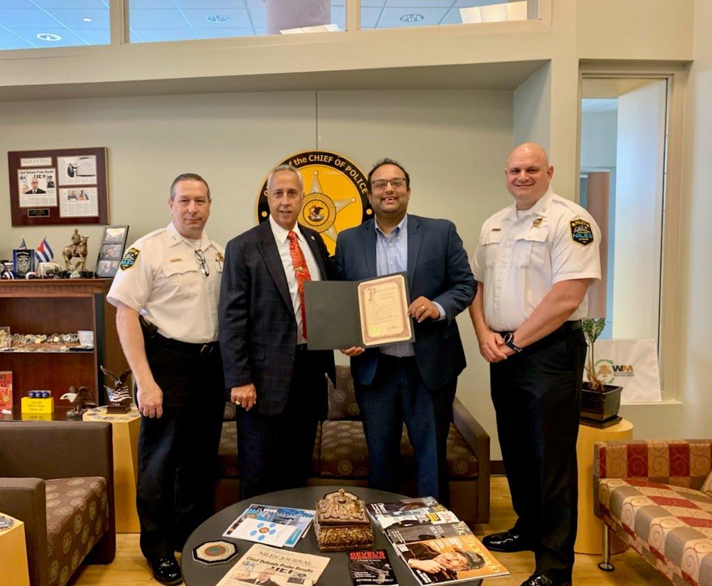 senvillivalam's tweet photo. 🚓 This #PoliceAppreciationWeek I had the honor of presenting Niles Police Department with a proclamation celebrating their Tier II accreditation by the IL Association of Chiefs of Police. Thank you to Chief Tigera for all your department does to keep our community safe. https://t.co/P1gIm0sJP3