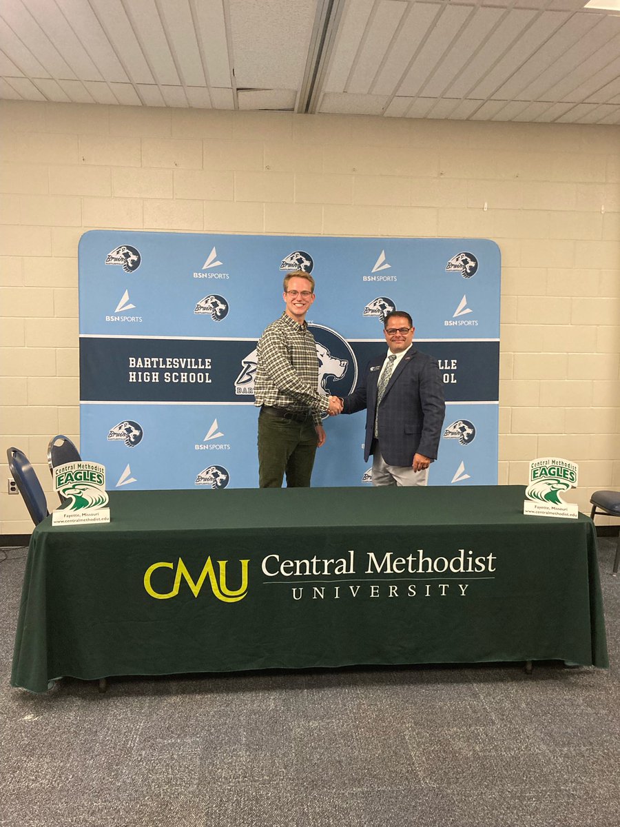 <a href="/DrJoeParisi/">Dr. Joe Parisi</a>  with newest CMU commit Ryan Fouts. An entrepreneur and innovative thinker, he is double majoring in premed for dental and business. 🙌🦅 #OnTheMove #CentralVictory @AdmissionsCmu <a href="/bpsdbruins/">Bartlesville Public Schools</a> <a href="/FayettePaper/">The Fayette Advertiser</a> <a href="/RodKRCG13/">Rod Smith</a> <a href="/OfficialKevRy/">Kevin Ryans</a> <a href="/BenArnetKOMU/">Ben Arnet</a>