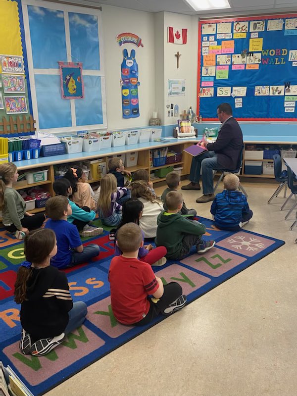 Some gems for mystery readers today. Our own Mayor Stasko and police ChiefLagrange. <a href="/CityofCamrose/">City of Camrose</a> <a href="/CamrosePolice/">Camrose Police Service</a>