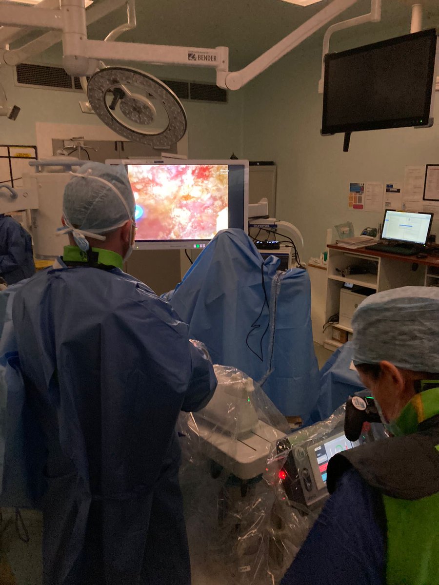 Housbow's tweet photo. Training with the 2 wireless controller:
With ILY Robot you can do the operation in sterile or not sterile sitted or standed 
Trainer can stay non sterile and use non sterile controller and intern sterile with sterile controller.

#madeinfrance 
#training
#rirs
@Talkabouturolo1 https://t.co/NWqGbgAGQS