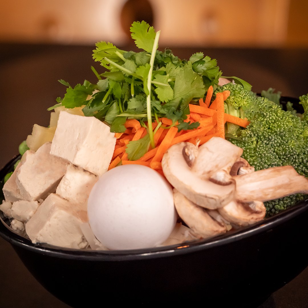 Are you on a CRAZY diet?👀🔥
.
..
HuHot has a CRAZY amount of options!!💥
..
.
#huhot #mongoliangrill #mongolian #grill #bbq #createyourown #allyoucaneat #stirfry #noods #sendnoods #noodles #yakisoba #chopsticks #healthy #lunch