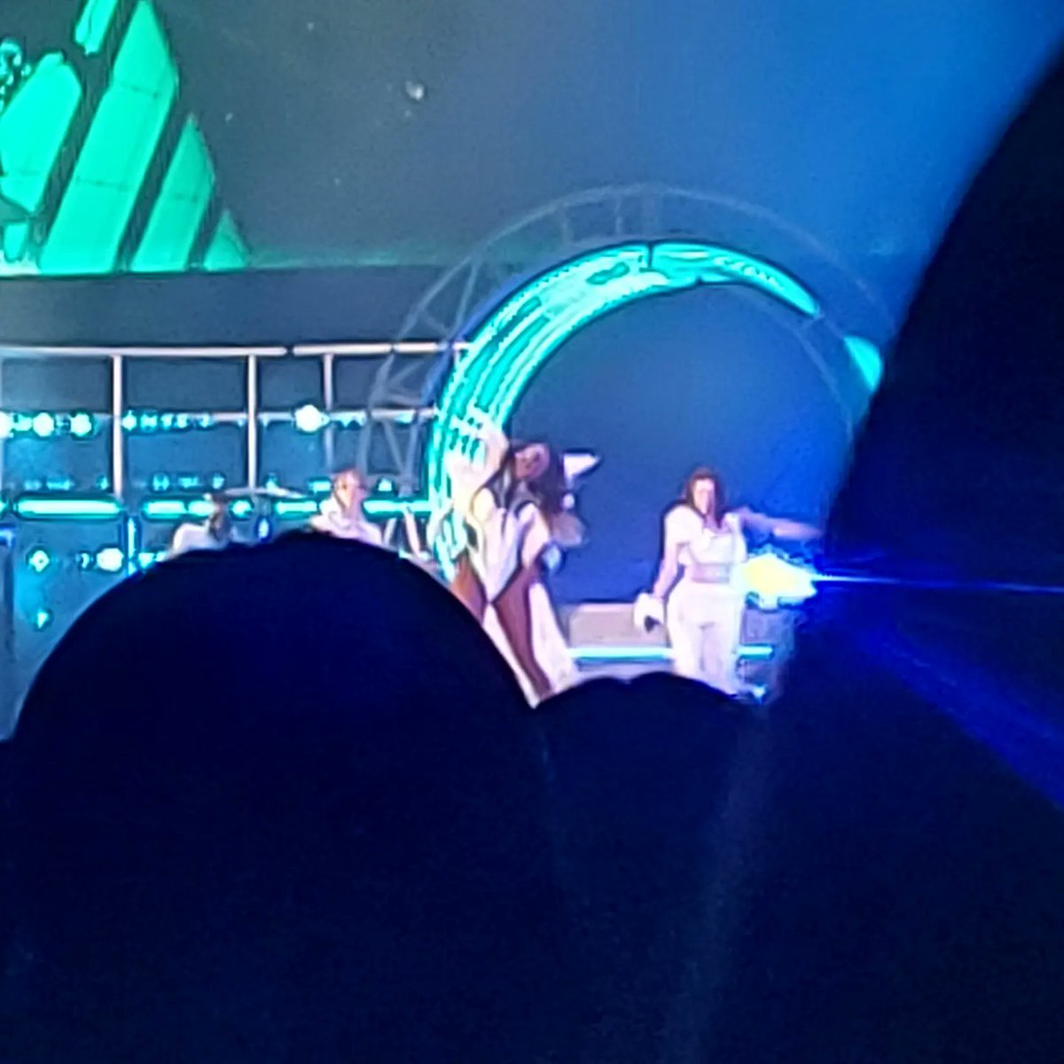 Sarahmaxfeildp1's tweet photo. Repaul world tour best show ever https://t.co/xazipb5h96