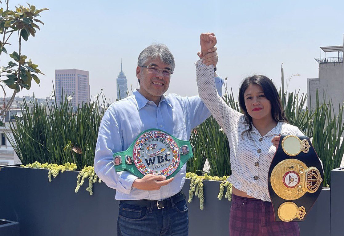 La campeona mundial de Boxeo y seleccionada olímpica <a href="/ErikaCruzHerna5/">Erika Cruz Hernandez</a> "Dinamita" se prepara para defender su título de la AMB, peso pluma 57 kilos y al mismo pelea para que el alcalde PRIsta en <a href="/ALaMagdalenaC/">Alcaldía La Magdalena Contreras</a> restituya el mural con su imagen que ordenó retirar. ¡ No esta sola !