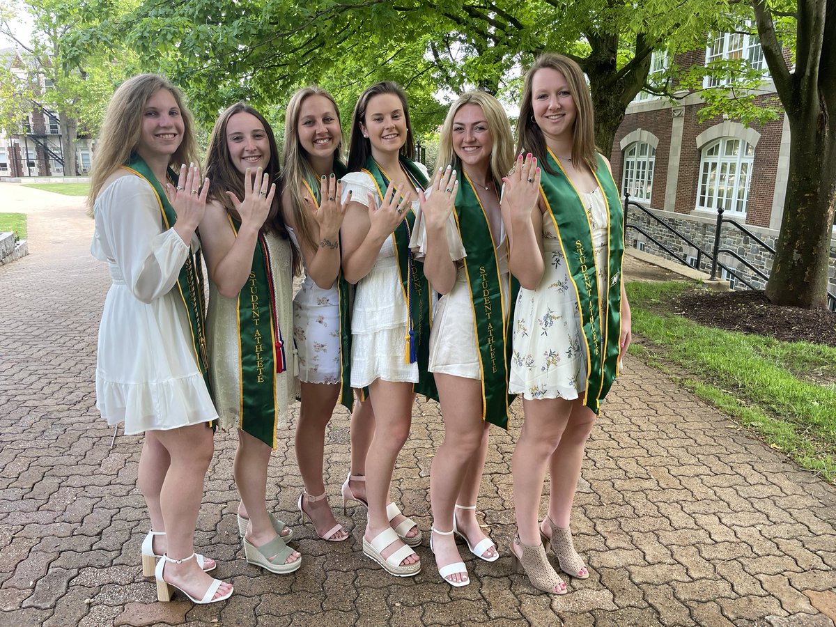 McDaniel_WSOC's tweet photo. So proud of you Class of 2022 ๐#gtsforever https://t.co/gTS0fYTkMM