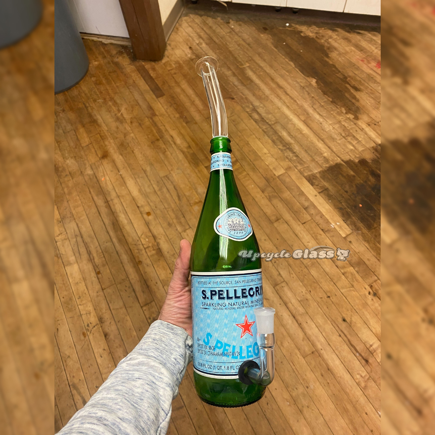 Upcycle_Glass's tweet photo. I hope your day looks like this too! 😍💘💓

📍 Get this upcycled water pipe at https://t.co/IclT41TGAG 🔗🌿🌿

#saveabottle #upcycle #UpcycleGlass #locallymade https://t.co/JaJem0qxin