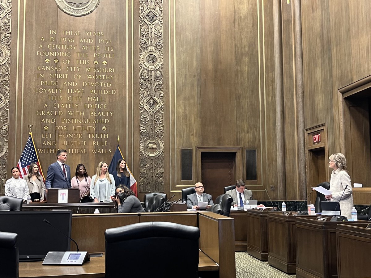 AndreaBough's tweet photo. It was an honor to recognize The Children’s Place @tcpkc at Council. They excel at their mission to promote positive mental health and development outcomes thru prevention, treatment and family support for young children who have experienced abuse, neglect and trauma. https://t.co/s48pgGIdhe