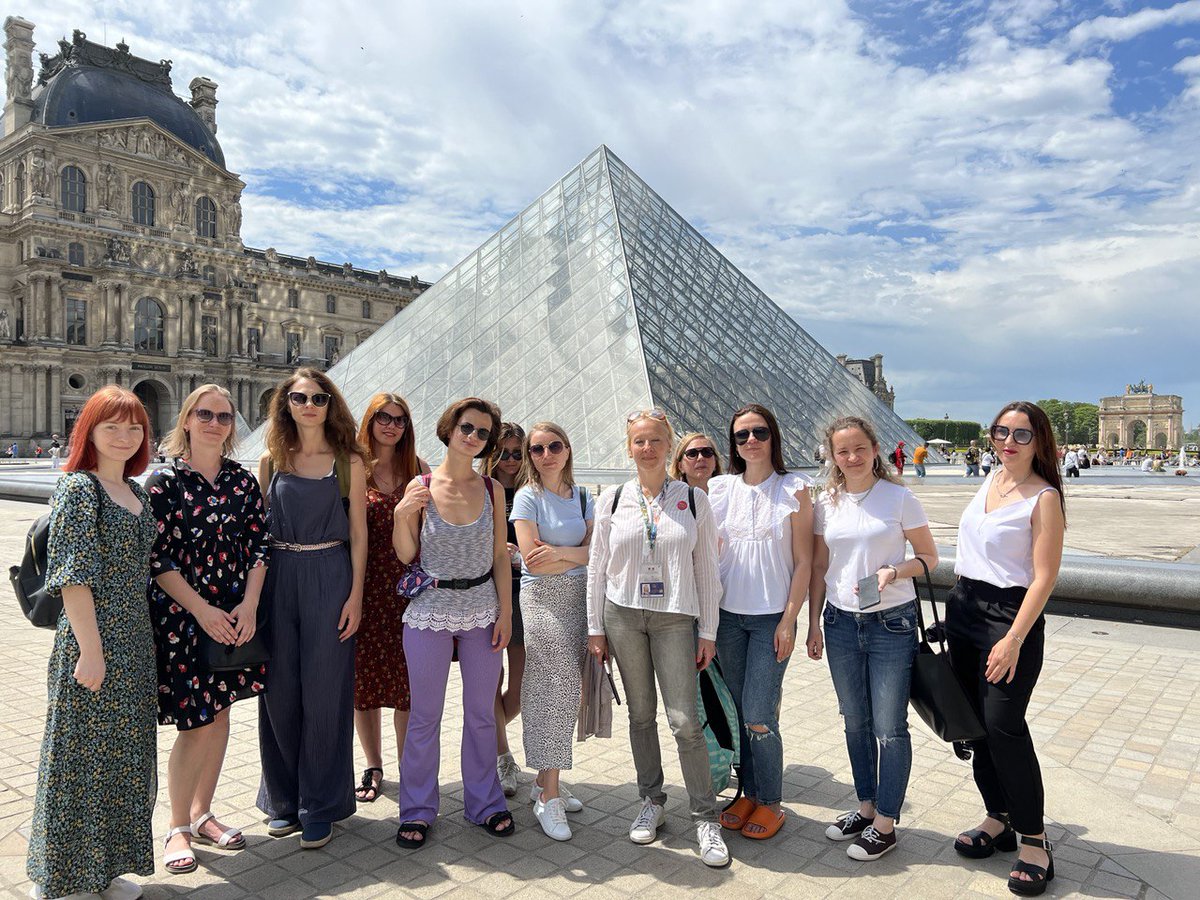 AgilrContact's tweet photo. Les visites guidées bénévoles pour les réfugiés ukrainiens continuent. Nos #guidesconferenciers sont sur le terrain: à Paris, Chartres et Toulouse. https://t.co/DCREndGM9G