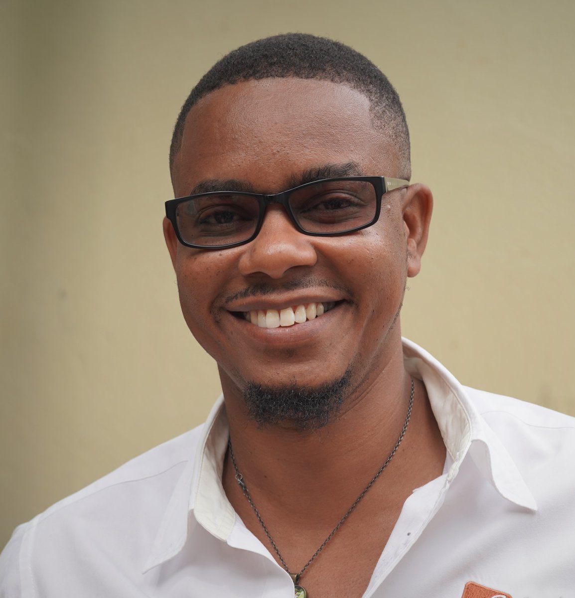 solutionsht's tweet photo. A special welcome to Ivionel Norgaisse to the @solutionsht Engineering department! We are so glad you are joining us!
https://t.co/9TBfXC0roM
#solutionsht #itcompany #customsoftware #madeinhaiti #engineering https://t.co/zdQAutBkel