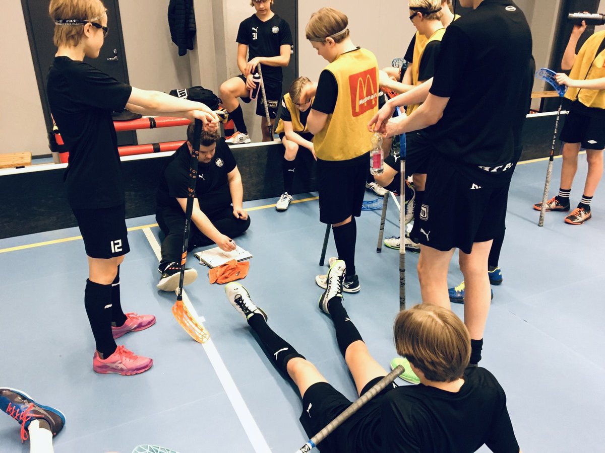 yuhojari's tweet photo. Kiitos @TPSSalibandy. Next stop @UH_Basel_Regio.

Työ. Se jatkuu.

https://t.co/6wq5X8aWYF

#salibandy #unihockey #floorball https://t.co/zhAHnLfYt9