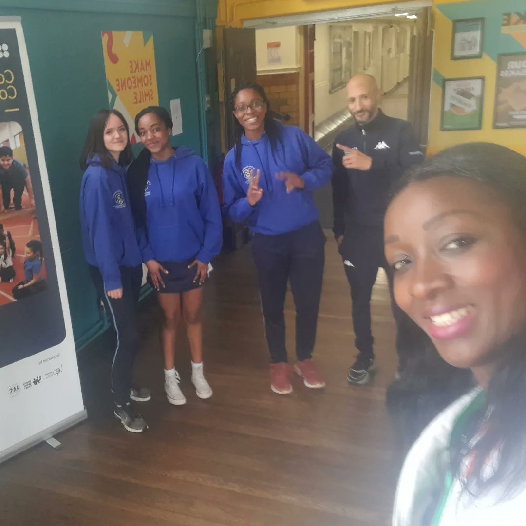 The Commonwealth Games will soon be arriving to Birmingham. Wonderful day at St. Paul's School for Girls supporting the Commonwealth Connections project.
Brilliant to support some amazing young leaders and change makers <a href="/SPGbham/">SPGOFFICIAL</a> <a href="/YouthSportTrust/">Youth Sport Trust</a>  Great leadership from all.#BeBold
