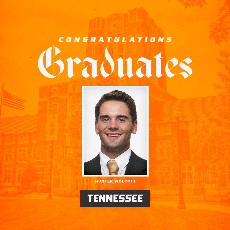 Vol_Golf's tweet photo. 🎓 𝐕𝐨𝐥𝐬 𝐅𝐨𝐫 𝐋𝐢𝐟𝐞 🎓

Four of our guys are set to graduate from @UTKnoxville this weekend ⤵️
• @JakeT_Hall
• @brycelewis0
• @jettickle
• @wunterholcott (Master's)