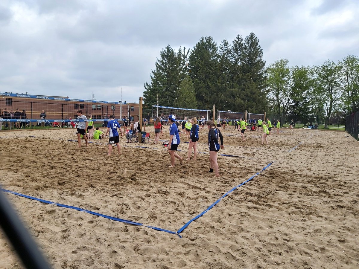 HDCHKnights's tweet photo. @HDCH_Info hosts our first beach vball tourney today.  The day started out a little cloudy and wet but turned into beautiful weather in the afternoon. So much fun on the beach!  Two more tourneys next week! https://t.co/vnJ0BDveZt